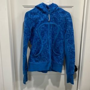 Lululemon scuba hoodie with thumb holes